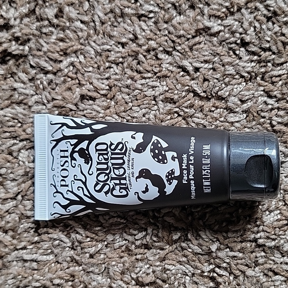 Perfectly Posh Halloween Self Care Bundle 🎃 Mask + Snarky Bar + Makeup Bag - Picture 6 of 16